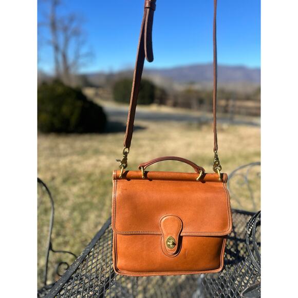Coach Handbags - Coach Willis vintage British Tan Crossbody Bag 9927